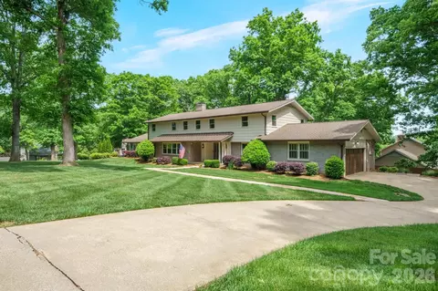 240 36th Avenue Nw Cir NW, Hickory, NC 28601