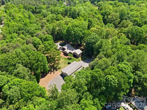 245 Rainbow Cir, Clover, SC 29710