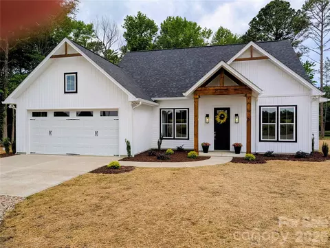 725 Potter Rd, Lancaster, SC 29720