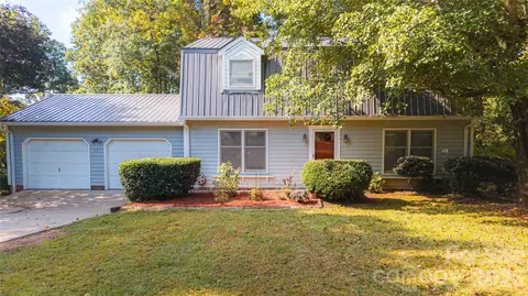 307 Maplewood Dr, Morganton, NC 28655