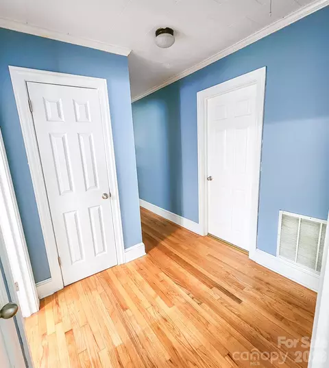 Entry Way - 1399 Ruby Spencer St, Newton, NC 28658 photo 2 of 2