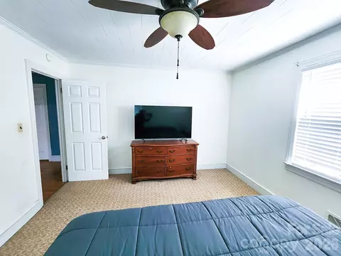 Bedroom - 1399 Ruby Spencer St, Newton, NC 28658 photo 3 of 5