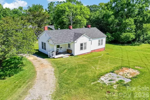 1365 Yancey St, Lancaster, SC 29720