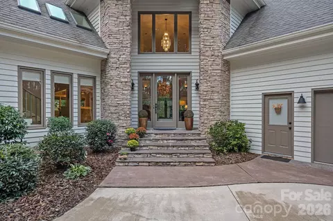 176 Yadkin Falls Rd, New London, NC 28127