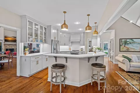 176 Yadkin Falls Rd, New London, NC 28127