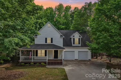 917 Clover Park Dr, Clover, SC 29710