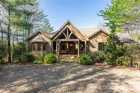 601 Hawk Mountain Rd, Lake Toxaway, NC 28747