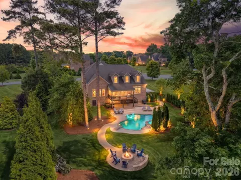 701 Copper Tree Ln, Waxhaw, NC 28173