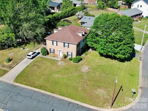 1301 Bywood Ln, Charlotte, NC 28209