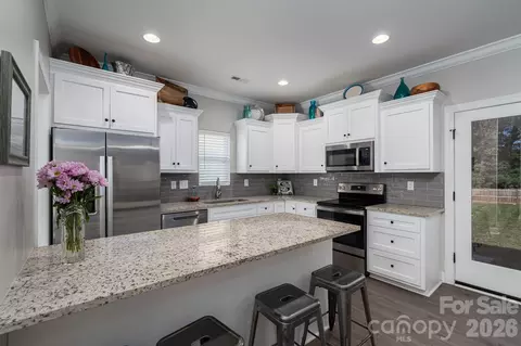 107 Hillcrest St, Shelby, NC 28152