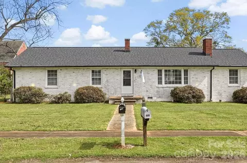 109 Palmetto St, Cowpens, SC 29330