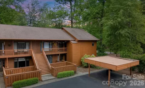 16 Woodsong Ln, Brevard, NC 28712