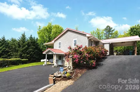 41 Vista Dr, Clyde, NC 28721