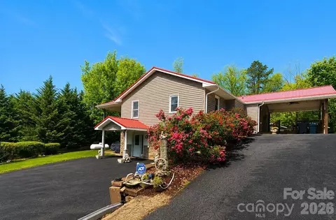 41 Vista Dr, Clyde, NC 28721