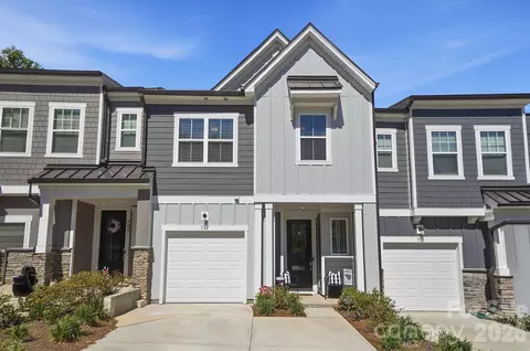 537 Madison Falls Ct, Fort Mill, SC 29708
