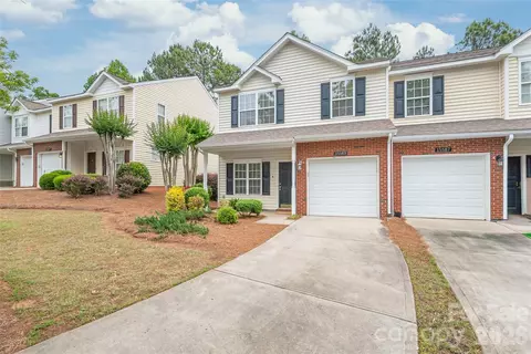 15583 Stronvar House Ln, Charlotte, NC 28277