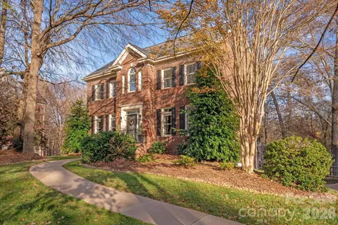 8933 Rally Dr, Charlotte, NC 28277