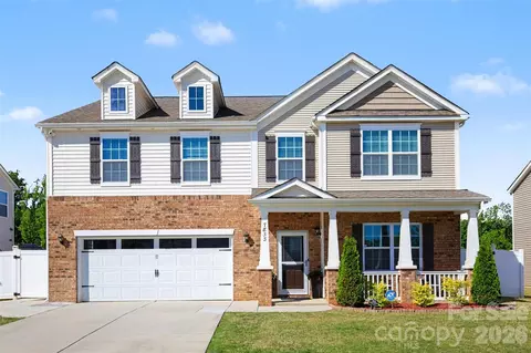 7833 Stonehouse Dr, Gastonia, NC 28056