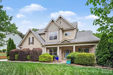 125 Lakeshore Hills Dr, Mooresville, NC 28117