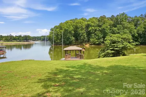 204 Bay Shore Dr, Belmont, NC 28012
