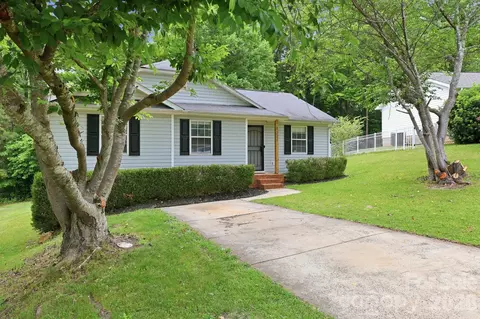 1221 Capps Hollow Dr, Charlotte, NC 28216