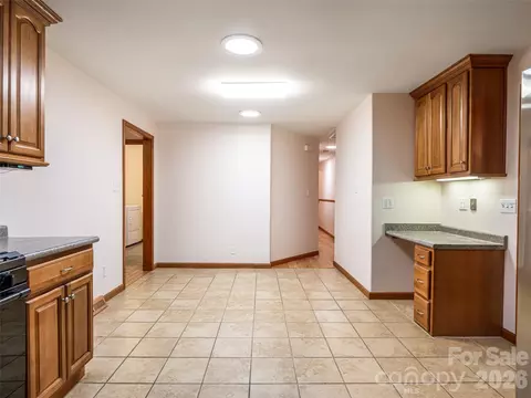 Kitchen - 146 Fairmont Rd, Candler, NC 28715 photo 4 of 4
