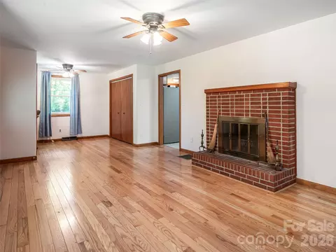 Living - 146 Fairmont Rd, Candler, NC 28715 photo 2 of 7