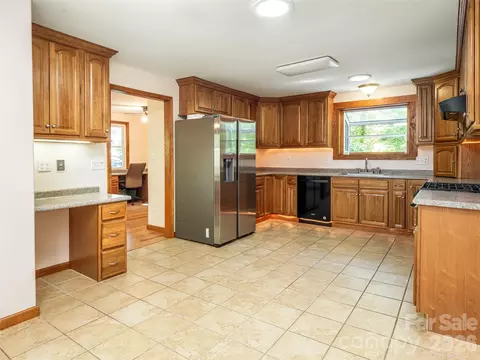 Kitchen - 146 Fairmont Rd, Candler, NC 28715 photo 1 of 4