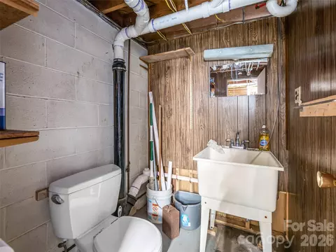 Bath - 146 Fairmont Rd, Candler, NC 28715 photo 4 of 4