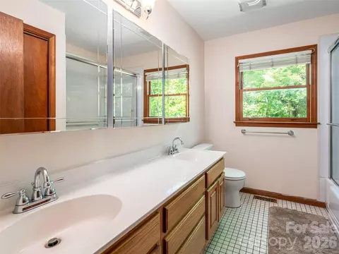 Bath - 146 Fairmont Rd, Candler, NC 28715 photo 2 of 4