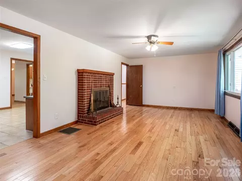 Living - 146 Fairmont Rd, Candler, NC 28715 photo 3 of 7