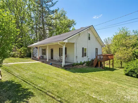 1121 N Canton Rd, Canton, NC 28716