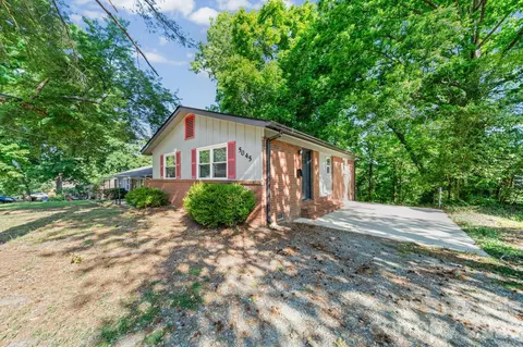 5045 Curtiswood Dr, Charlotte, NC 28213