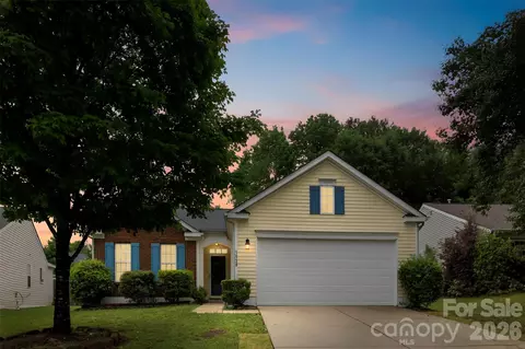 1528 Oakdale Green Dr, Charlotte, NC 28216