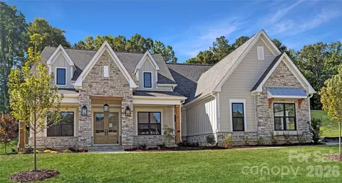 452 Voyager Ne Ln NE, Concord, NC 28025