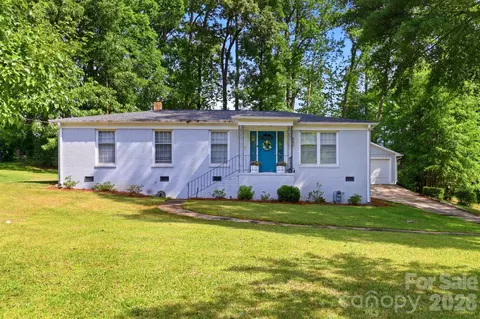 6607 Elmwood Cir, Charlotte, NC 28214
