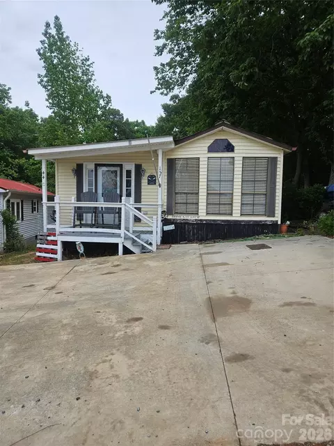 157 Dogwood Cir, New London, NC 28127