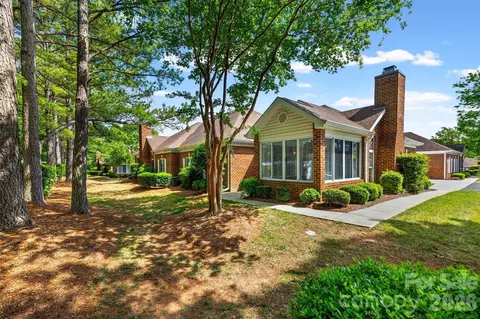 8228 Windsor Ridge Dr, Charlotte, NC 28277