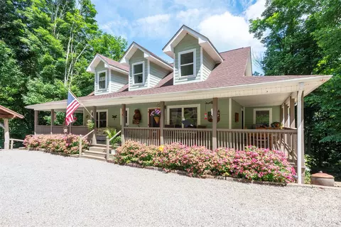 78 Spellbound Rd, Waynesville, NC 28785