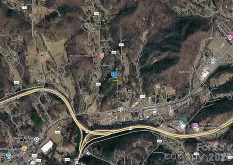 19 Skyland Dr, Sylva, NC 28779 photo 2