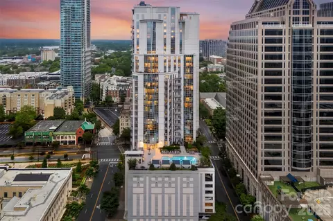333 W Trade 500 St #500, Charlotte, NC 28202