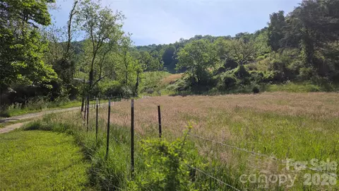 407 Spicewood Trl, Mars Hill, NC 28754