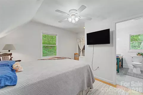 Bedroom - 110 Wyoming Dr, Sylva, NC 28779 photo 2 of 3