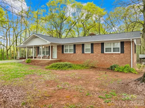 322 S Main St, Shelby, NC 28152