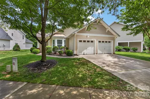 1389 Millbank Dr, Matthews, NC 28104
