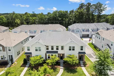 11010 Chalkbark Ln, Charlotte, NC 28262
