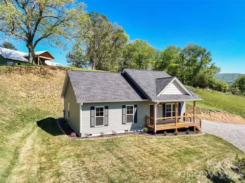 Exterior - 373 Barefoot Rdg, Clyde, NC 28721 photo 3 of 5