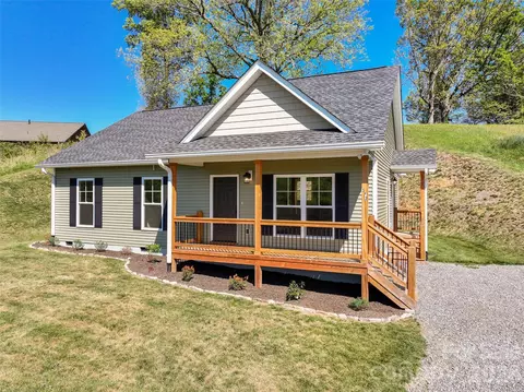 Exterior - 373 Barefoot Rdg, Clyde, NC 28721 photo 2 of 5