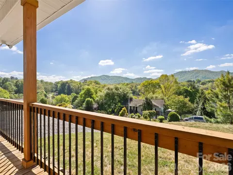 Exterior - 373 Barefoot Rdg, Clyde, NC 28721 photo 4 of 5