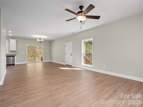 Living - 373 Barefoot Rdg, Clyde, NC 28721 photo 3 of 6